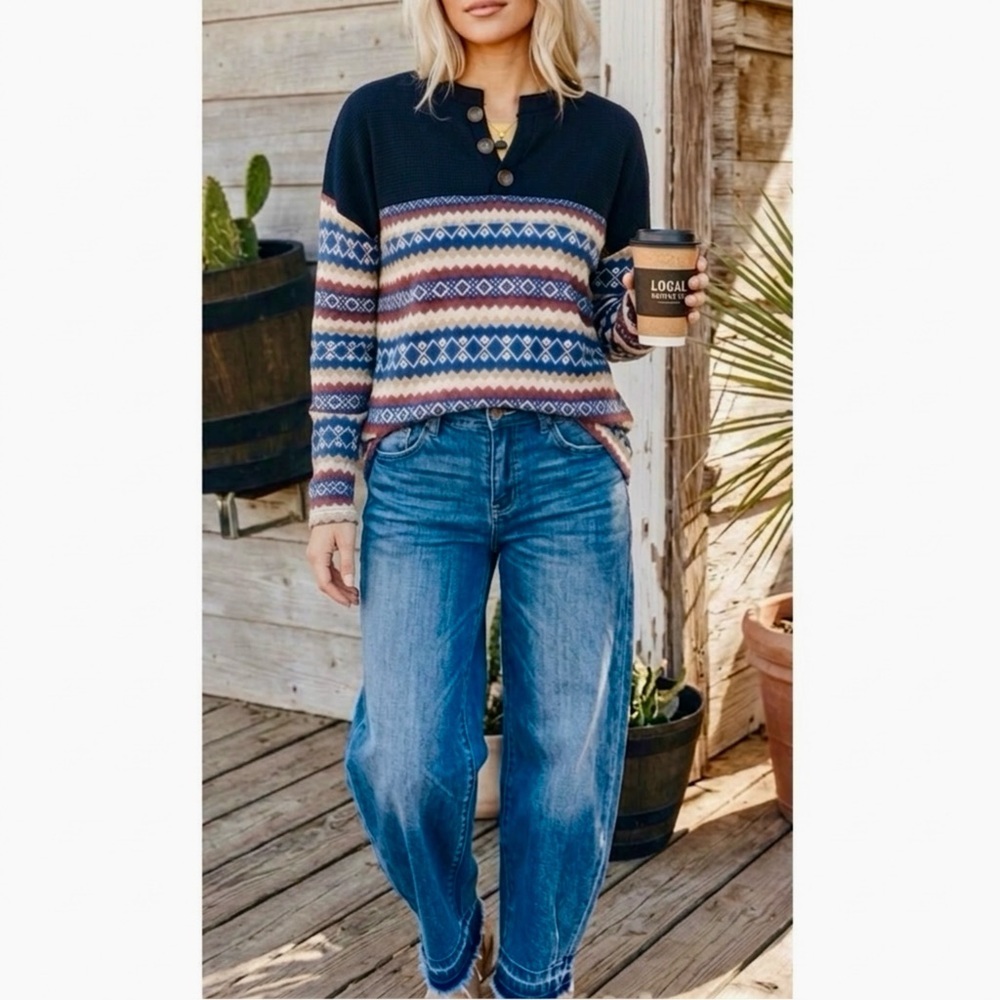 Southern Grace The Sedona Sky Aztec Henley Pull Over Sweater Navy Multi Womens S